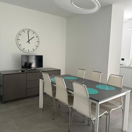 Modern Flat With A Stunning View In Cuneo Center Kültér fotó