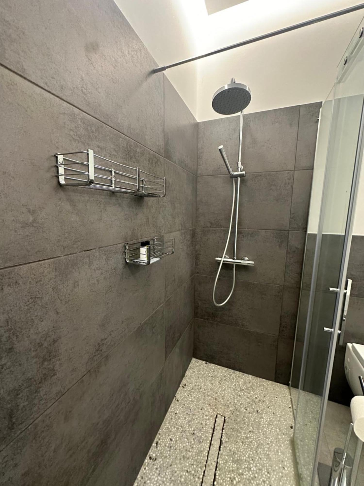 Modern Flat With A Stunning View In Cuneo Center Kültér fotó