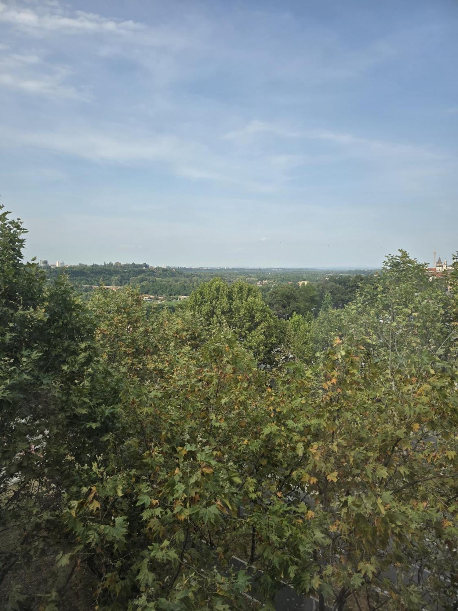 Modern Flat With A Stunning View In Cuneo Center Kültér fotó
